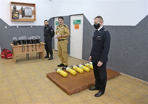 Szkolenie strażaków w zakresie użycia sprzętu ochrony dróg oddechowych