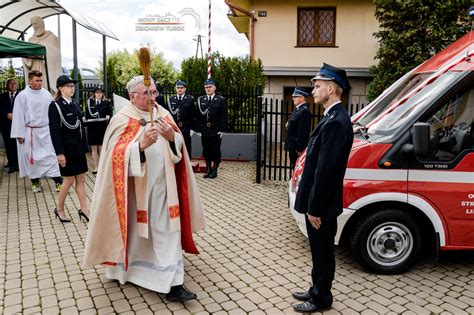 Uroczystość przekazania i poświęcenia pojazdu GLM Ford Transit dla OSP Drożki
