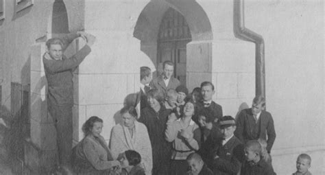 historyczna fotografia Stanisława Kozłowskiego lub pierwszych członków OSP Dziekanów