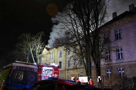 Zdjęcie ruin dawnego szpitala MSWiA w Kielcach po pożarze