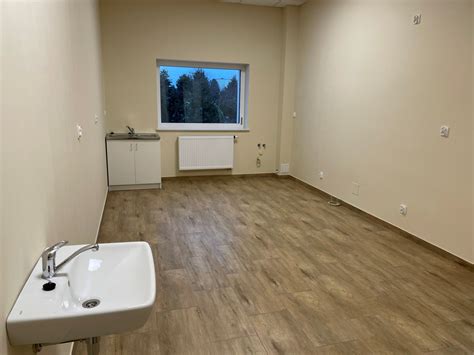 Zdjęcie wyremontowanej świetlicy w Izbiszczach lub innego obiektu gminnego po remoncie