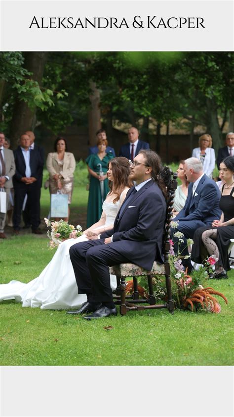 Romantyczna ceremonia ślubna w ogrodzie Pałacu Zaborówek