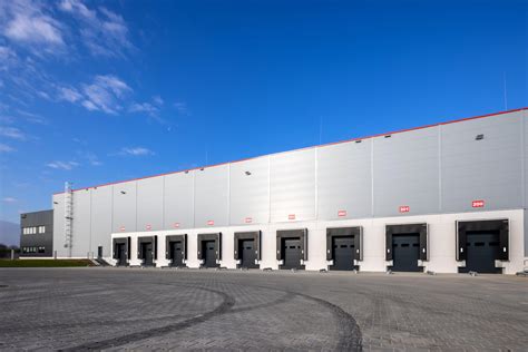 fot. Hala magazynowa w Skawinie po pozarze