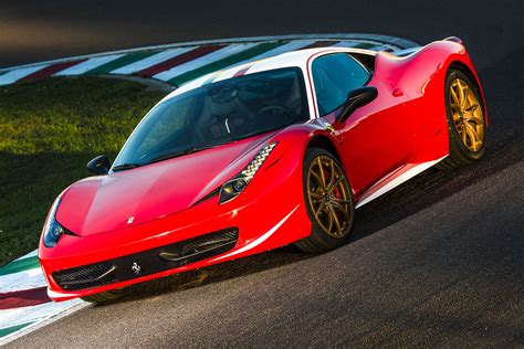 Zdjęcie Ferrari 458 Italia na drodze