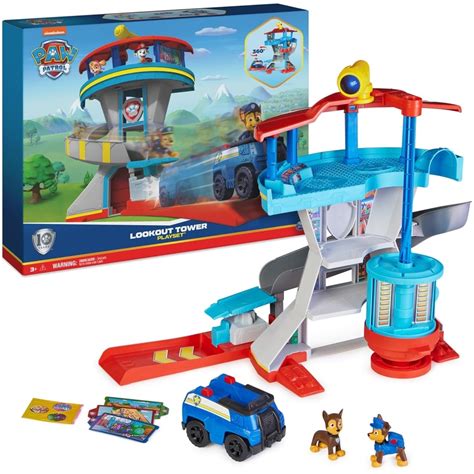 Liberty z Psiego Patrolu w scenerii Adventure City
