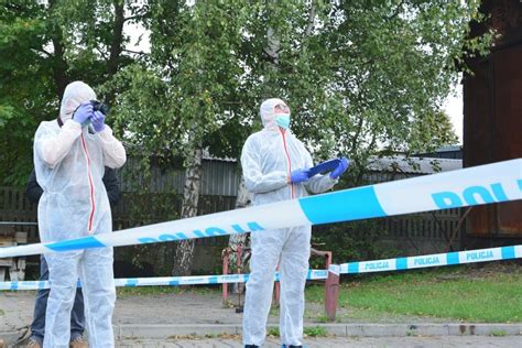 Policja prowadzi oględziny miejsca pożaru