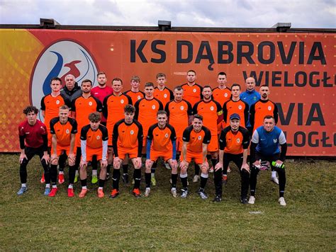 zdjęcie z wydarzenia integracyjnego klubu sportowego na boisku w Głębowicach