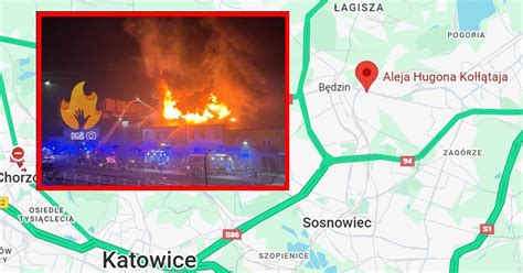 Zdjęcie płonącej kamienicy w Będzinie lub akcji gaśniczej
