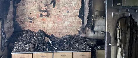Zdjęcie miejsca pożaru w budynku wielorodzinnym przy ul. Częstochowskiej w Lublińcu