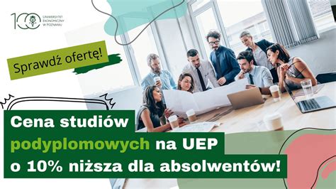 Wykładowca SGSP podczas prelekcji dla studentów podyplomowych