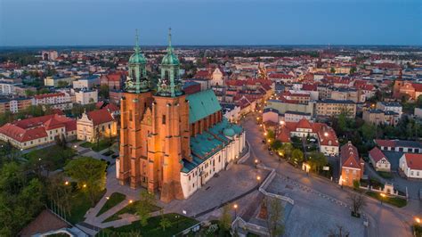 Zdjęcie płonącej Katedry Wniebowzięcia Najświętszej Marii Panny w Sosnowcu