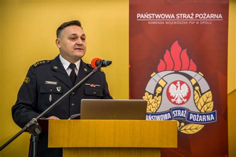 Przekazanie sprzętu podczas narady rocznej kadry kierowniczej PSP