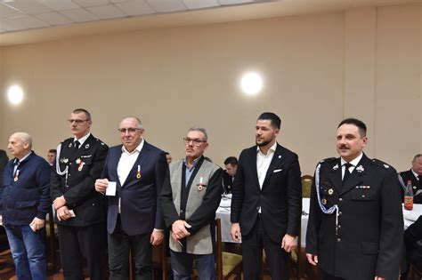 Zdjęcie Orkiestry Dętej OSP Skoki podczas występu lub uroczystości.