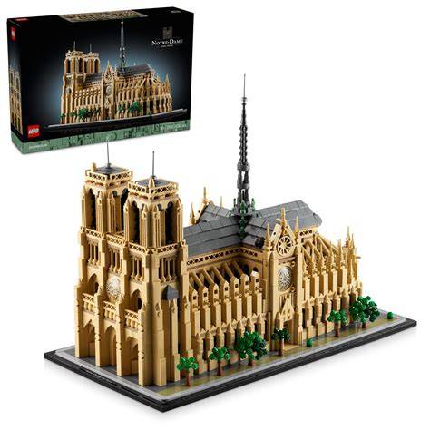 Replika Katedry Notre Dame w grze Minecraft