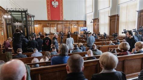 sądowa rozprawa w sprawie pożaru hotelu socjalnego