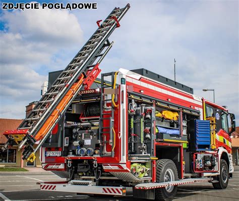 Ciężki wóz ratowniczo-gaśniczy OSP Kowala-Stępocina podczas prezentacji