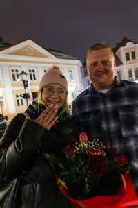 Tematyczne zdjęcie Placu Wolności w Koninie podczas nocy sylwestrowej