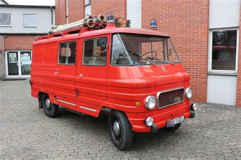 Stary wóz strażacki typu Żuk, używany przez OSP Makocice