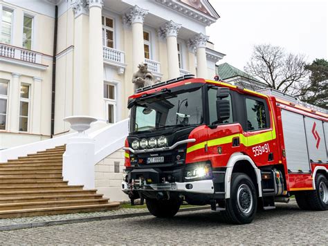 Nowoczesny samochód ratowniczo-gaśniczy OSP Makocice