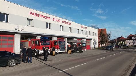 Zewnętrzny widok nowoczesnej Komendy Powiatowej Państwowej Straży Pożarnej