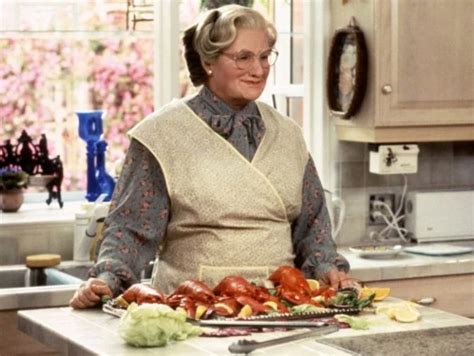 Scena z Panią Doubtfire w kuchni