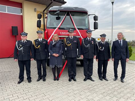 Zdjęcie przedstawiające uroczystości jubileuszowe OSP Nowa Wieś