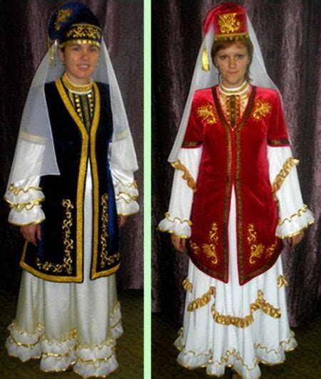 Tatarskie pamiątki, stroje lub kuchnia przed pożarem