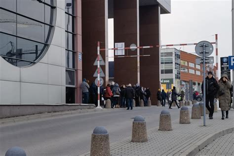 Ewakuacja klientów z Galerii Olimp w Lublinie