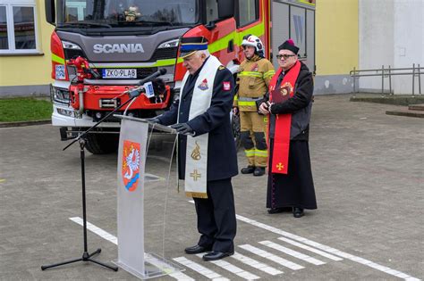 Uroczyste przekazanie nowego wozu strażackiego dla OSP Szlatyn