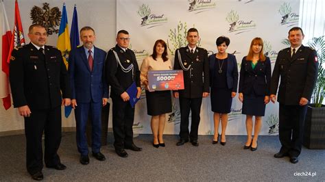 Zdjęcie z ceremonii podpisania umów dotacyjnych dla OSP