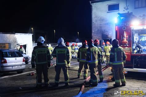 Zdjęcie przedstawiające pożar składowiska opon i palet przy ul. Niemodlińskiej w Opolu