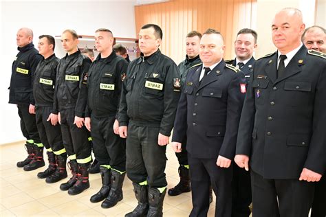 Portret dwóch poległych strażaków z Państwowej Straży Pożarnej