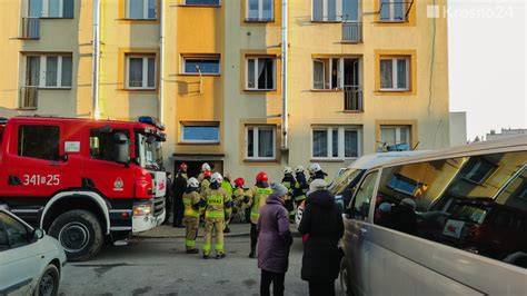 Ewakuacja mieszkańców z bloku