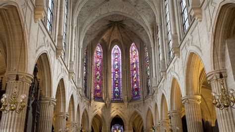 Wnętrze Katedry Notre-Dame przed pożarem