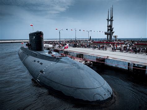 Zdjęcie współczesnego okrętu podwodnego ORP Orzeł (291) w porcie Gdynia
