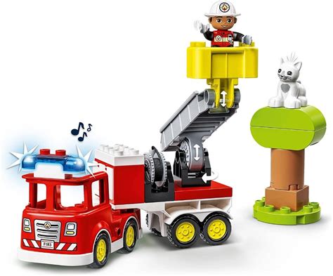 Zestaw LEGO DUPLO wóz strażacki (10969) podczas zabawy (zdjęcie)