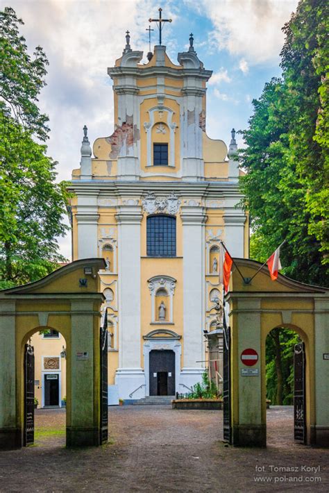 Zdjęcie klasztoru franciszkanów w Legnicy po pożarze