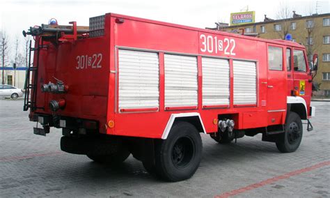 Średni samochód gaśniczy GBA 2,5/16 model 005 na podwoziu Star 244