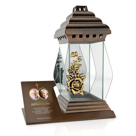 Zdjęcie wysokiej jakości statuetki św. Floriana z personalizowaną metalową tabliczką