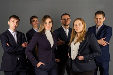 Zdjecie grupowe Strażaka Sama z bohaterami Pontypandy