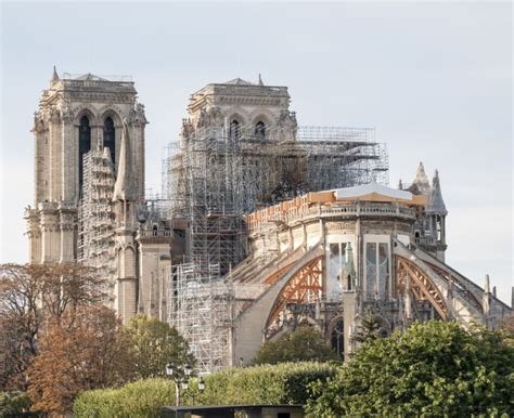 Katedra Notre Dame po odbudowie podczas ceremonii otwarcia