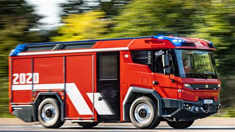 Photo of OSP Linia's modern fire trucks (Volvo and Man)