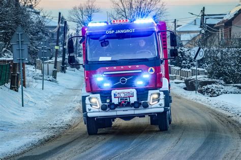 zdjęcie nowego samochodu ratowniczo-gaśniczego OSP Lubomia