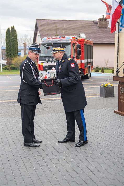 Uroczysta zbiórka strażaków OSP Lipinach z okazji jubileuszu