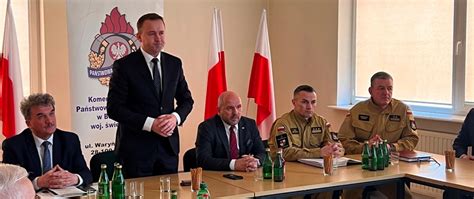 Komendant podczas narady rocznej z przedstawicielami służb