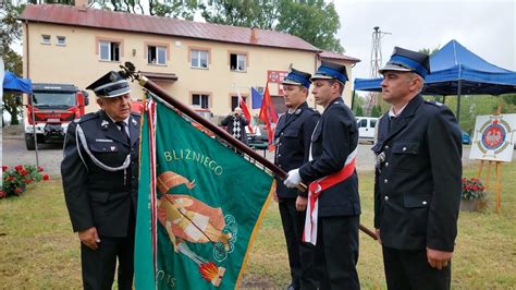 Uroczystość odznaczenia sztandaru strażackiego Złotym Znakiem Związku OSP RP