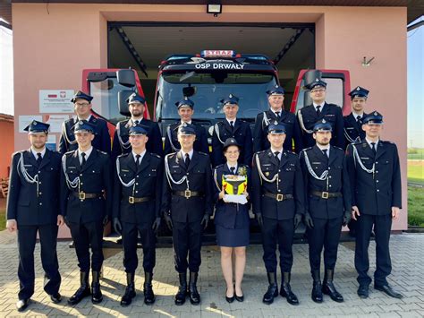 Group photo of OSP Wojcieszków members in uniform