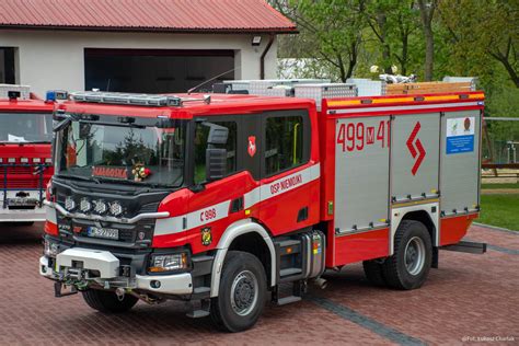 Zdjęcie strażaków OSP Niemojki w akcji lub przy wozie strażackim