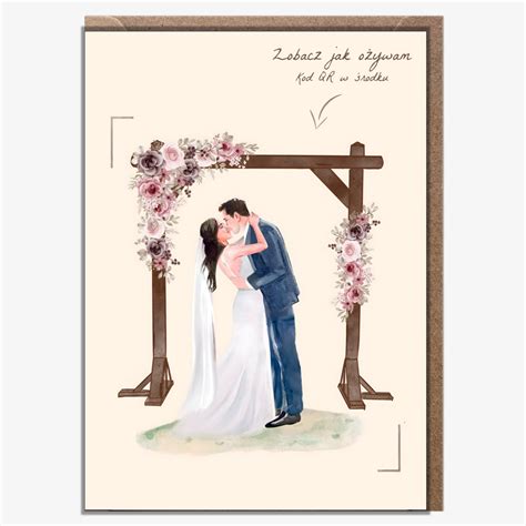 romantyczna para młoda pozująca pod łukiem kwiatowym, z gołębiami w tle