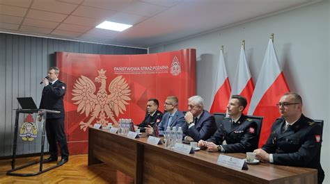 Zdjęcie stołu prezydialnego podczas zjazdu OSP